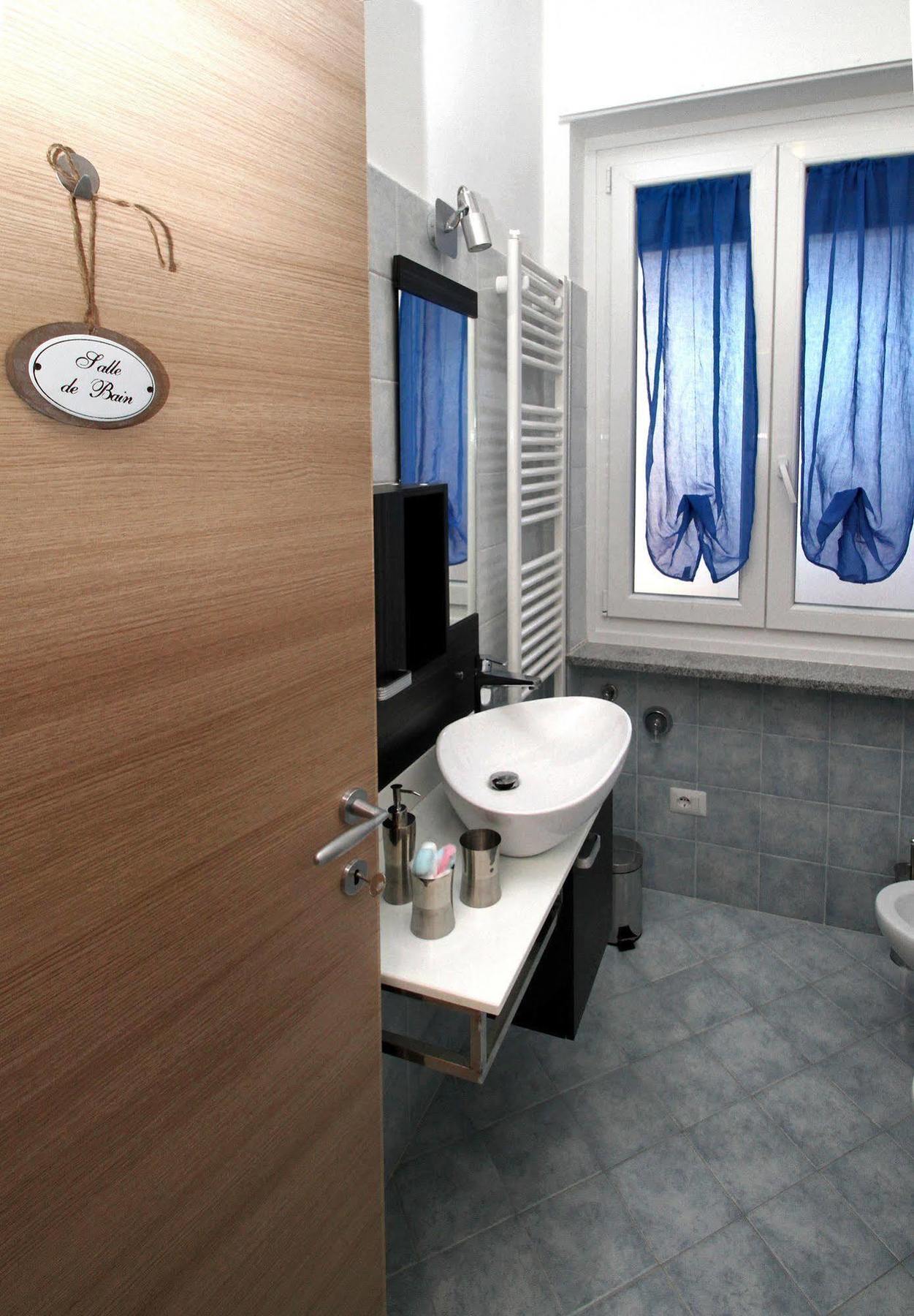 B&B Il Rosso E Il Blu Cuneo Ngoại thất bức ảnh