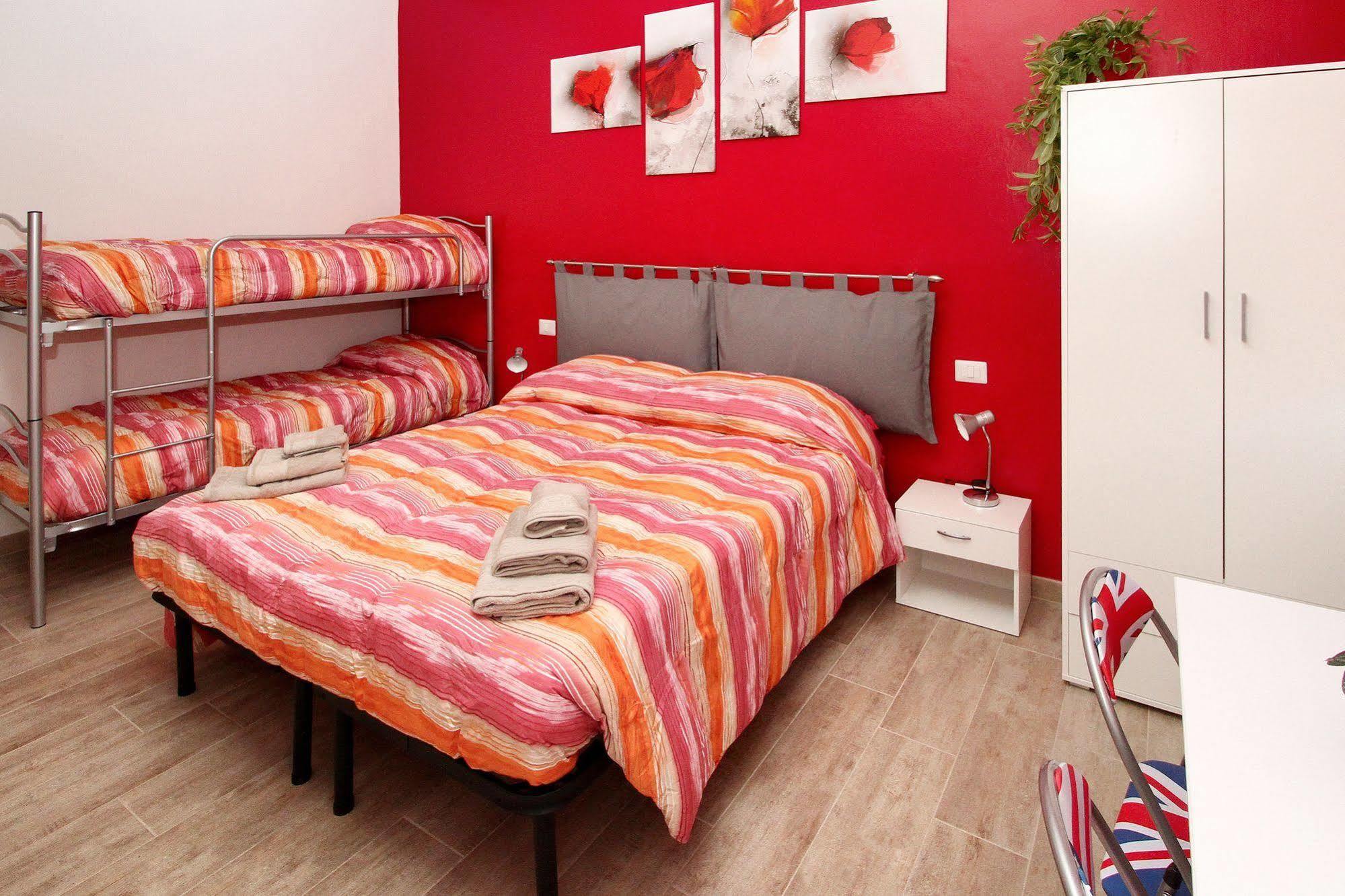 B&B Il Rosso E Il Blu Cuneo Ngoại thất bức ảnh
